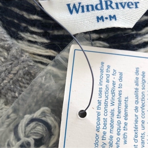 BNWT Wind River sweater - Picture 5 of 9